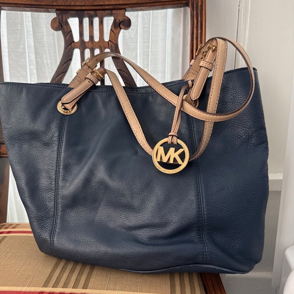 Michael Kors Jet Set large tote in navy blue
